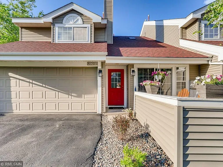 2165 Shenandoah Ct #E — Photo 2