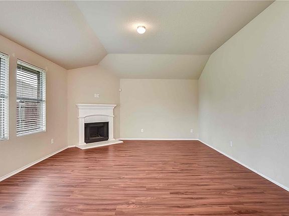 2nd image of 1041 Barrington Dr