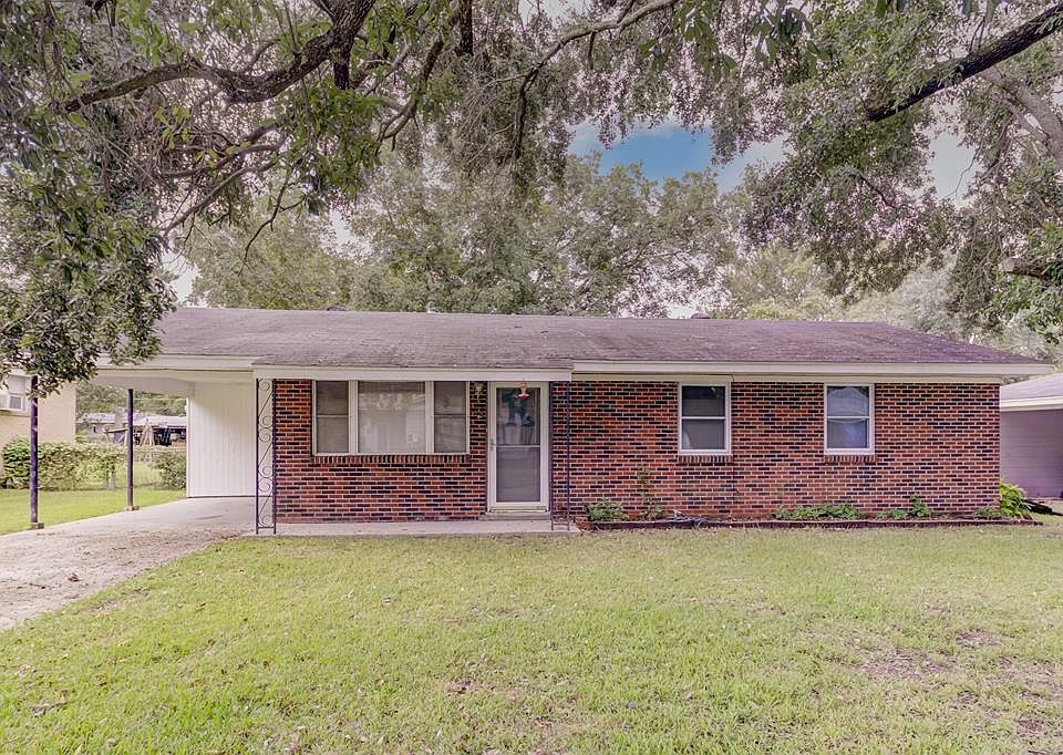 1st image of 208 Central Dr