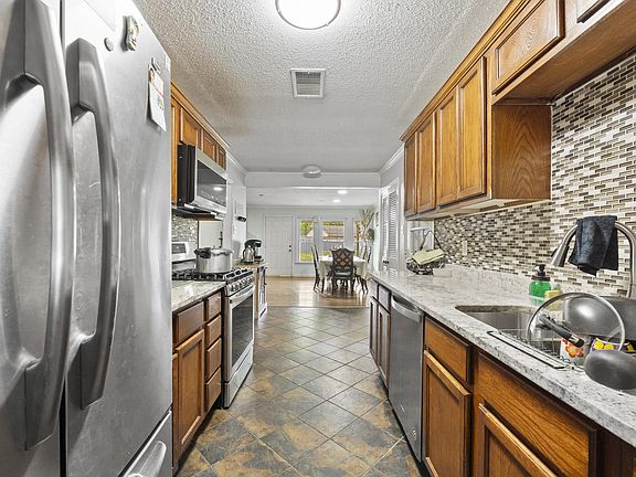 4th image of 8362 Cedarcrest Dr E