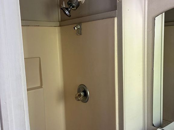 4th image of 104 W Stable Aly APT 8