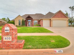 405 Castle Rock Rd, Yukon, OK 73099