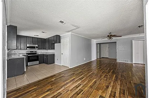 606 Circleview Dr Photo 1