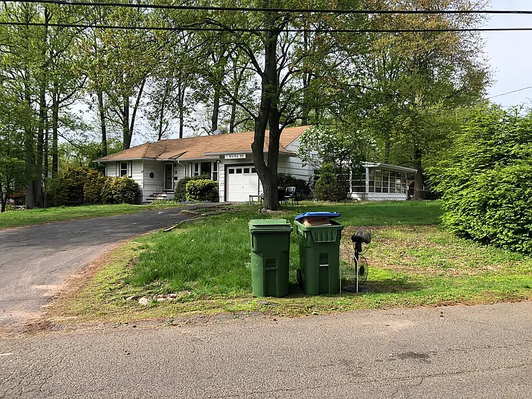 1 Maida Rd — Photo 2