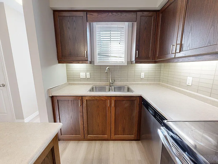 3200 Singleton Ave #8 — Photo 7