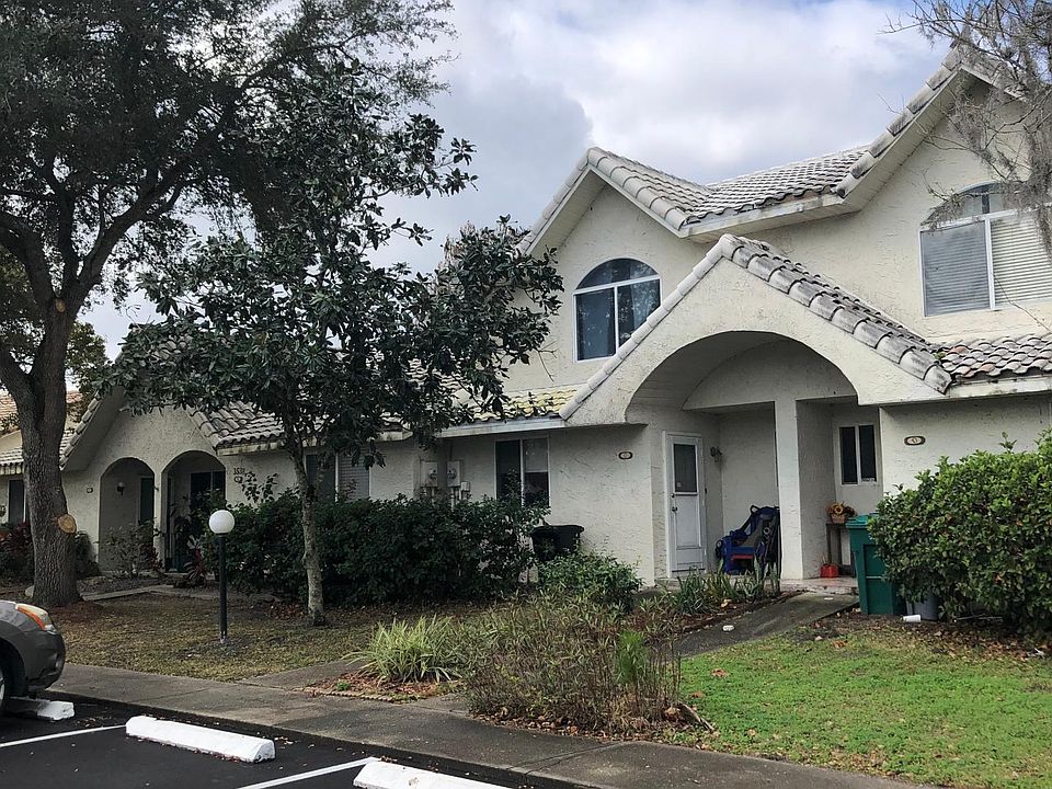 Beautiful Entrance with assigned parking