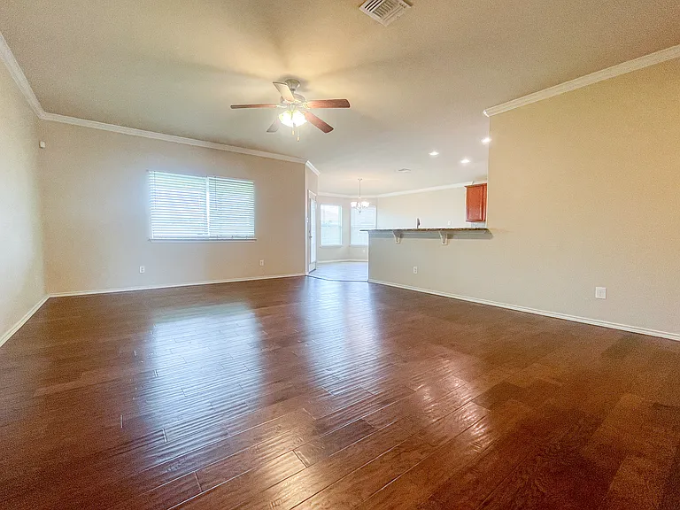 6617 Cascade Dr — Photo 2