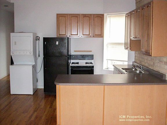 3rd image of 2450 N Southport Ave #3N