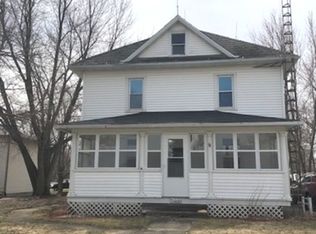 220 W Maple St, Franklin Grove, IL 61031