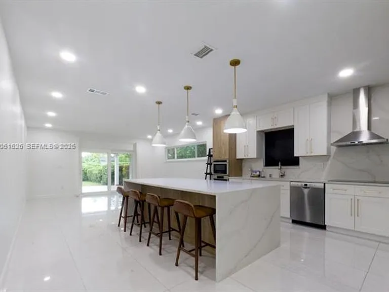 6305 SW 31st St #0 — Photo 12