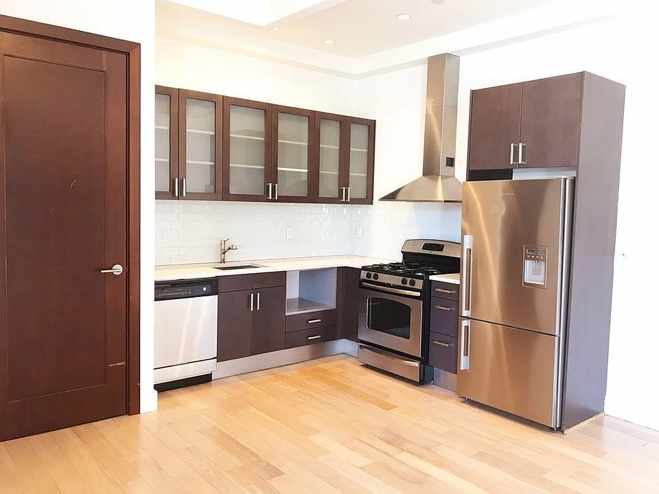 1st image of 3101 Vernon Blvd APT 413