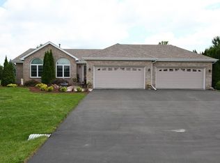 282 High Ridge Trl, Rockford, IL 61107