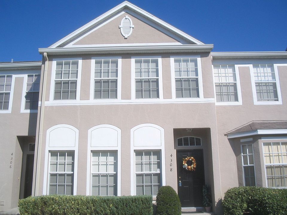 Lovely Townhome in gated Carrollwood Community