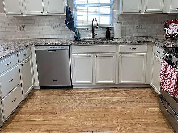 3rd image of 401 Marie Way #83