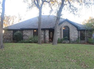6633 Townlake Cir, Arlington, TX 76016