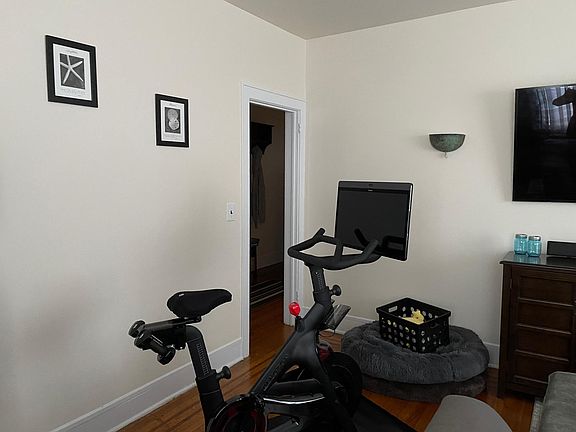 3rd image of 3930 214th Pl APT 1B