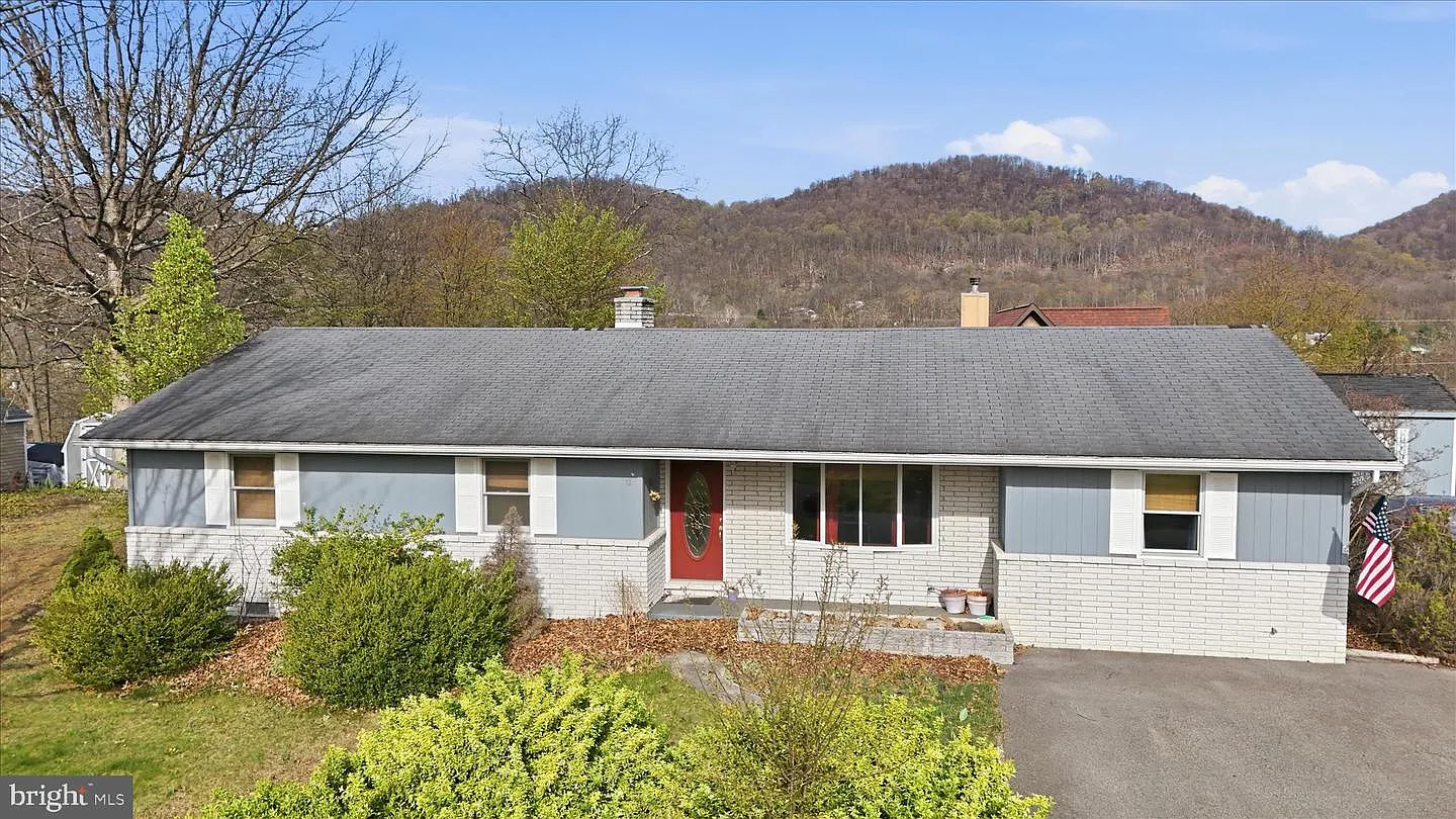 12 Juniper Dr photo 1
