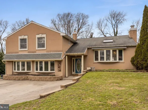 405 Longfield Rd, Erdenheim, PA 19038