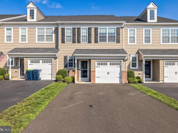 315 W Hamlin Ave, Telford, PA 18969