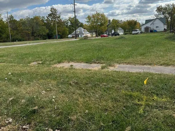 1002 Buchanan St, Moberly, MO 65270