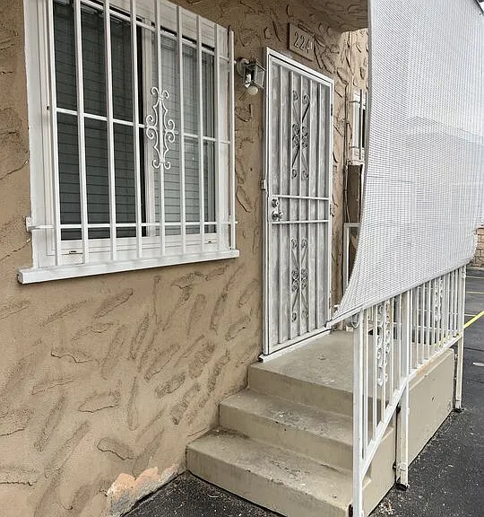 224 1/2 E Avenue 42 — Photo 9