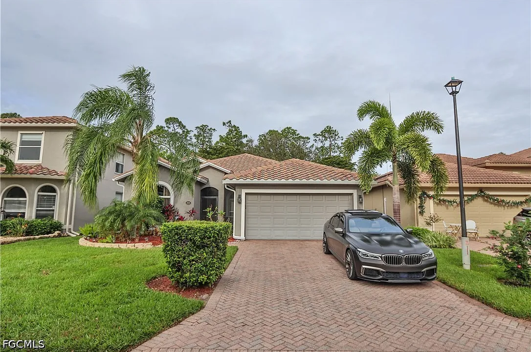 3 bed, 2.0 bath, 1561 sqft, $2,895 — Photo 1