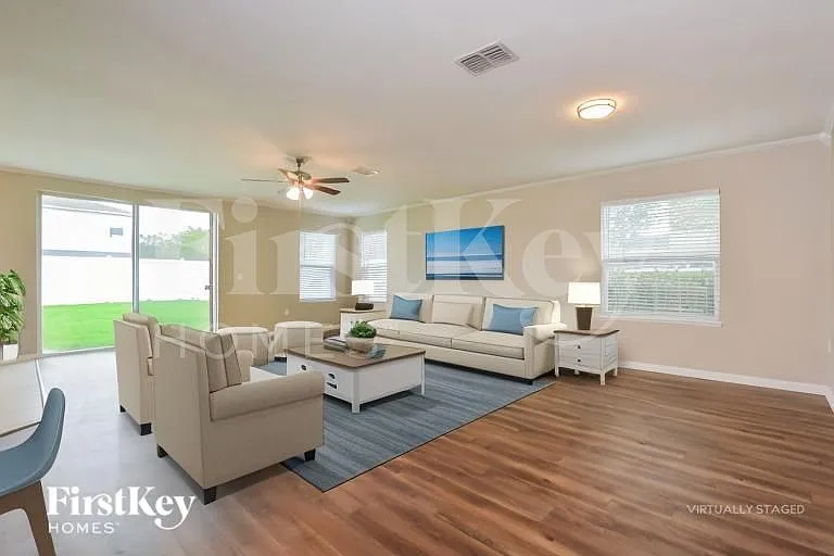 3 bed, 2.0 bath, 1875 sqft, $2,490 — Photo 3