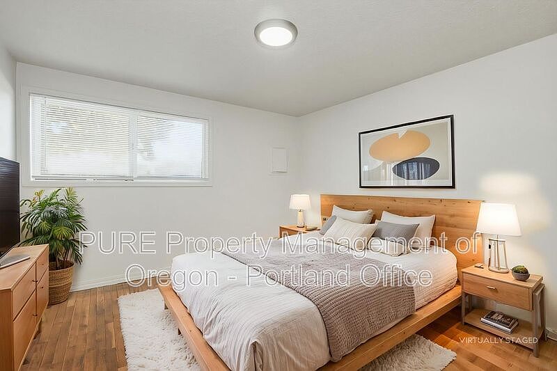 1st image of 18411 E Burnside St APT 105