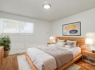 18411 E Burnside St APT 105, Portland, OR 97233