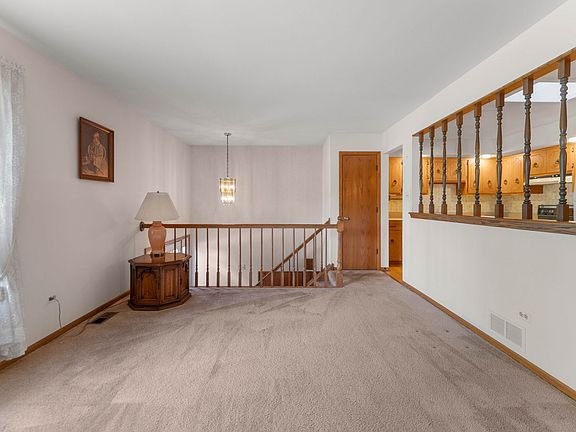 4th image of 7241 W 152nd St #0