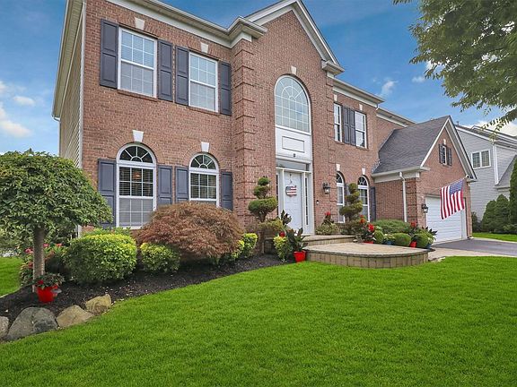 2nd image of 13 Parklands Ct