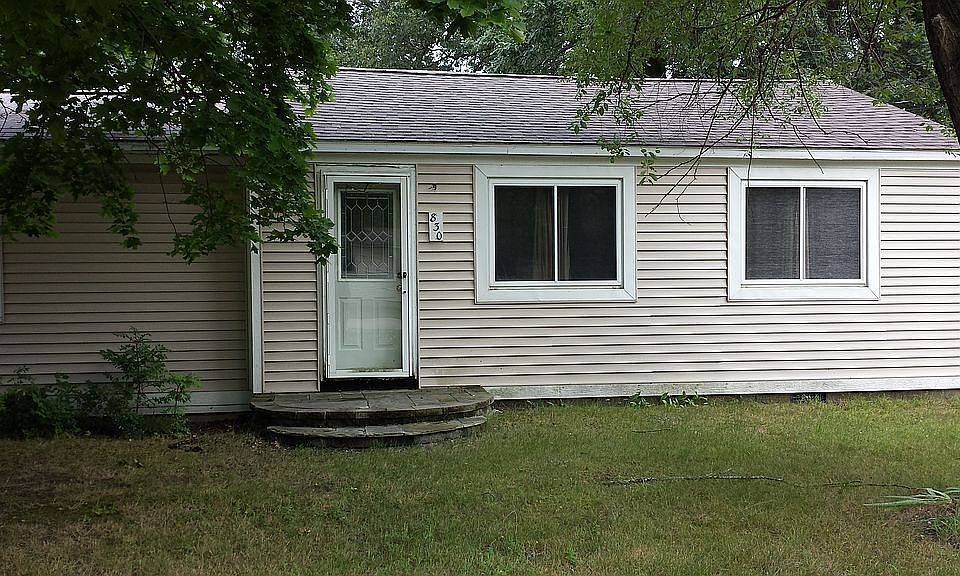 1st image of 830 Jones St