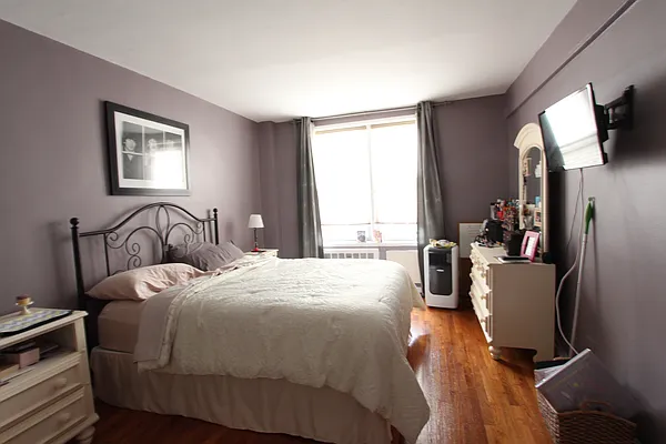 Rented by Douglas Elliman | media 21