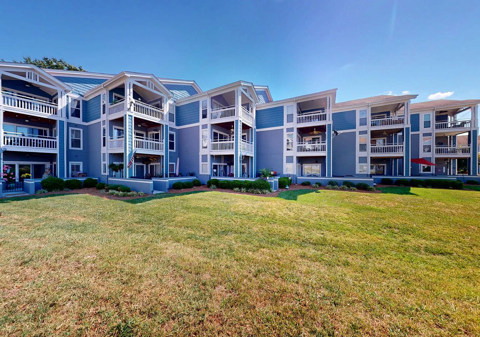 Waterfront Condo Fully Renovated for Lease on Lake Norman at Davidson Landing — Photo 1