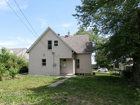 4th image of 917 N Platte Ave