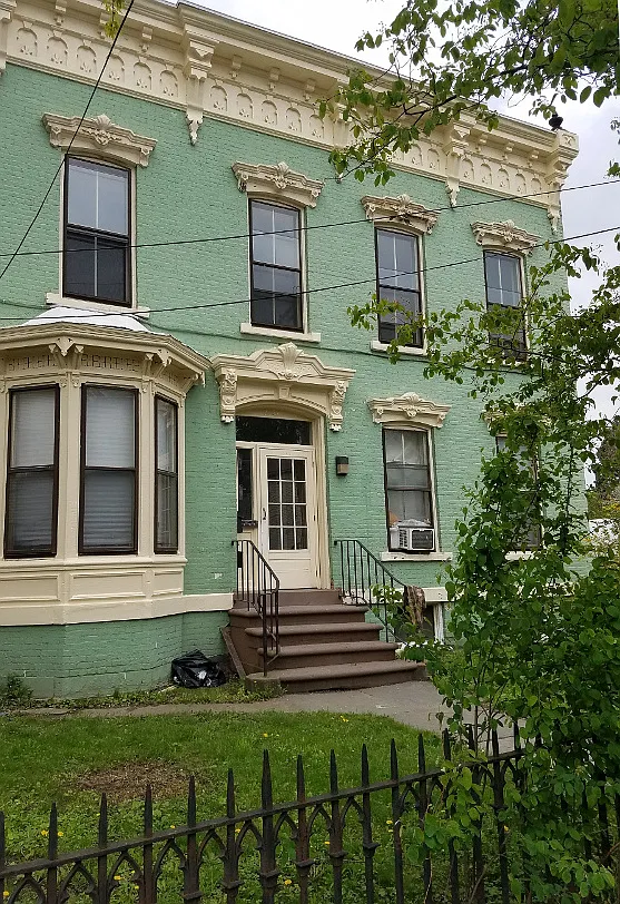 2 bed, 900 sqft, $1,295 — Photo 1