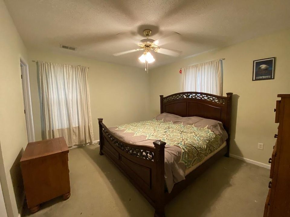 2nd image of 105 Berry Ct