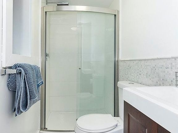 3rd image of 72 Thompson St #1CC