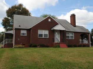 136 Vogler Dr, Winston Salem, NC 27107