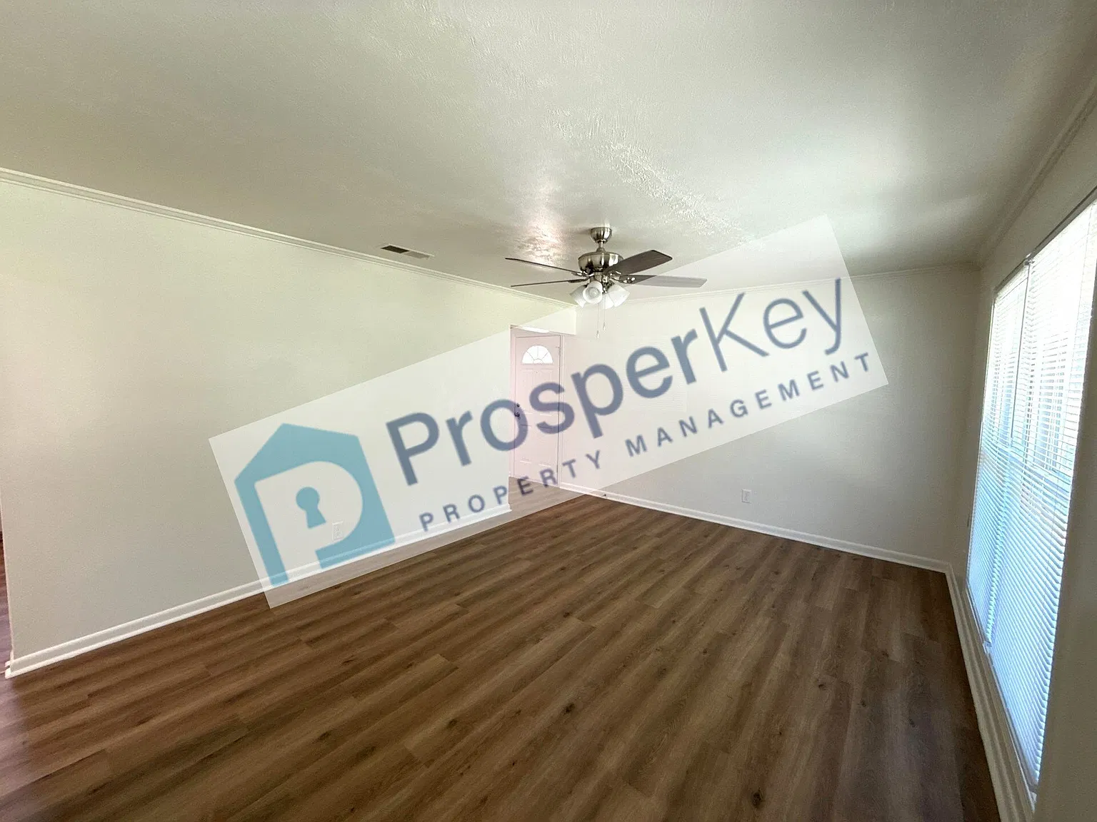 3221 Doyle Ave — Photo 2