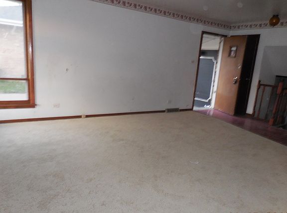 4th image of 15321 Dante Ave