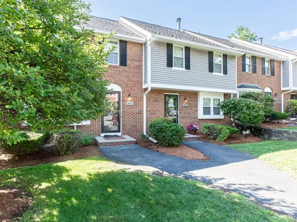 320 Newbury St APT 901, Danvers, MA 01923