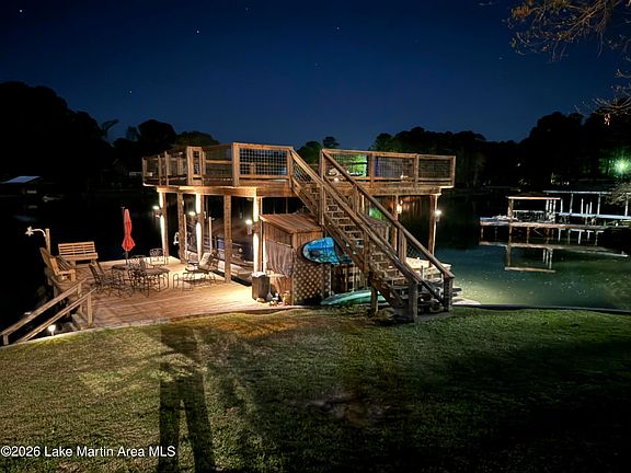 3rd image of 760 Quarry Rd