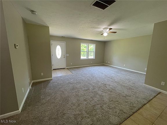 4th image of 42197 Helen St