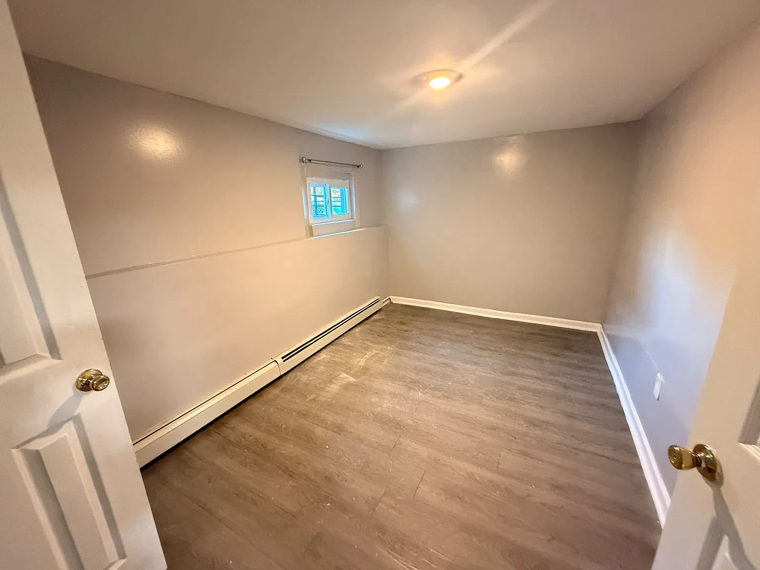 115 Ege Ave — Photo 4