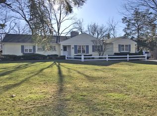 289 Glenwood Rd, Lake Forest, IL 60045