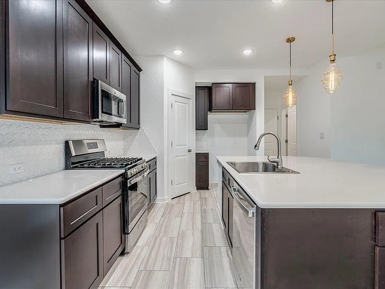 8008 Prairie Rye Dr — Photo 22