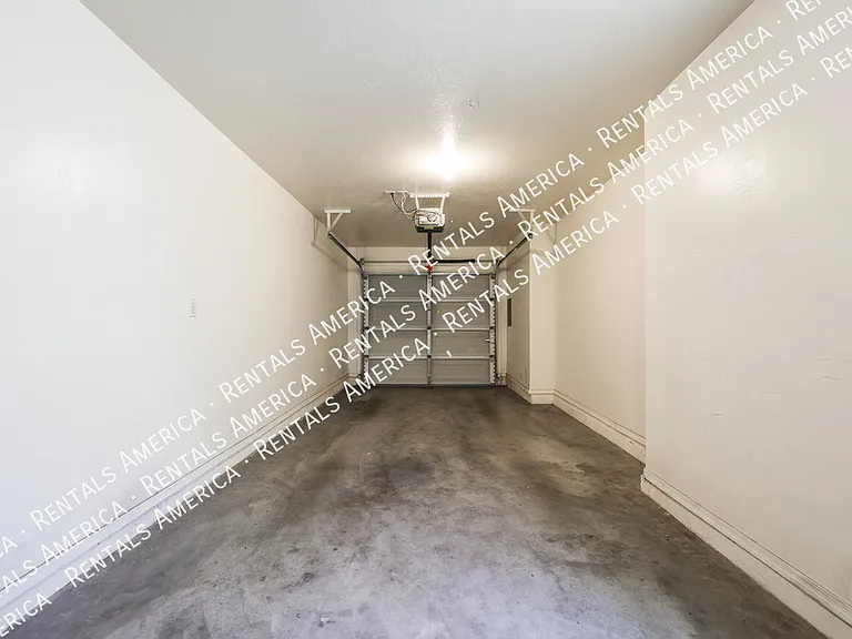 747 N Port Dr — Photo 26