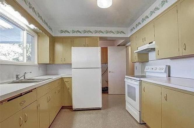 1st image of 2516 NE 104th St #B
