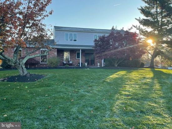 8 Adele Dr, Richboro, PA 18954